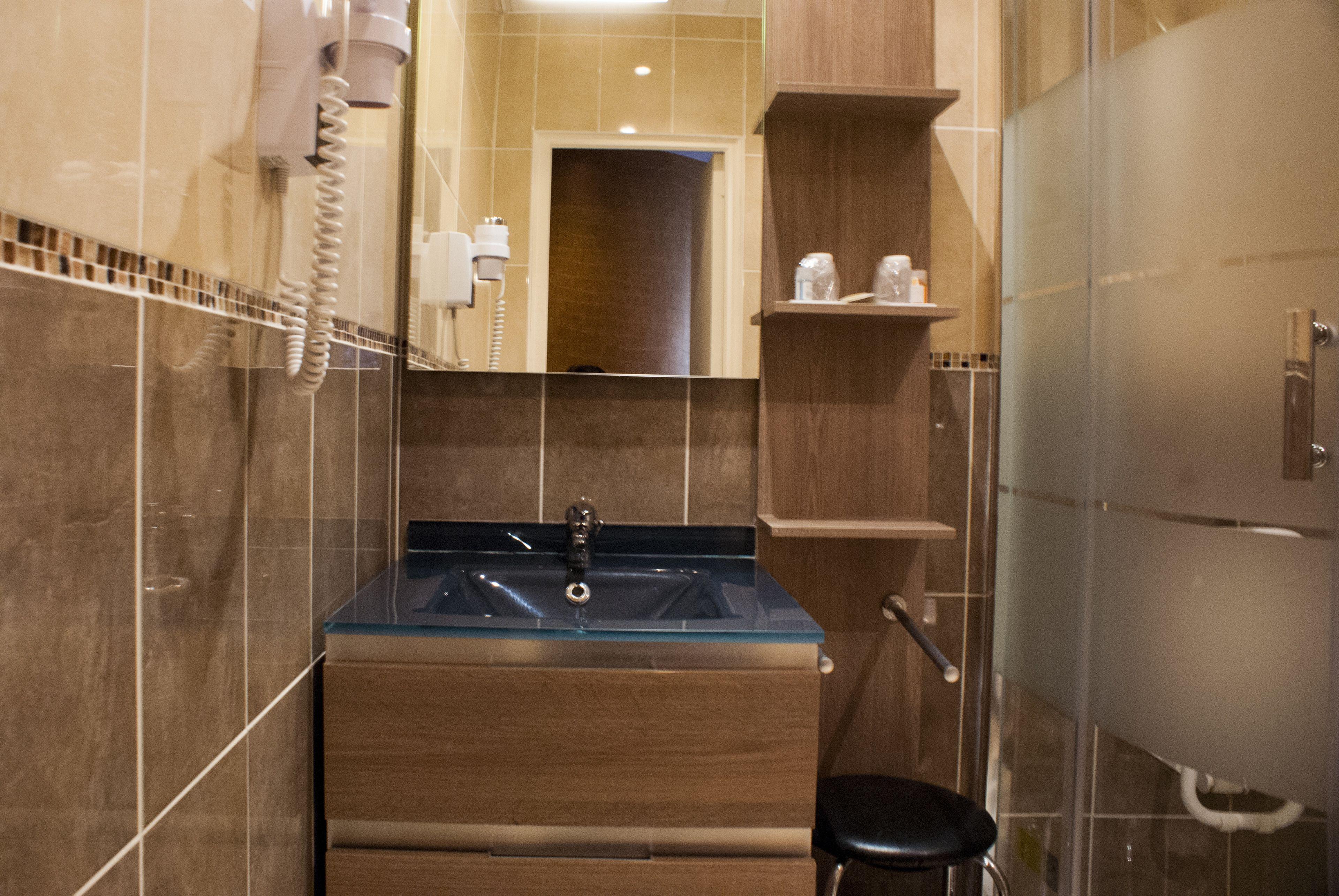 Esteem Tour Eiffel 4*