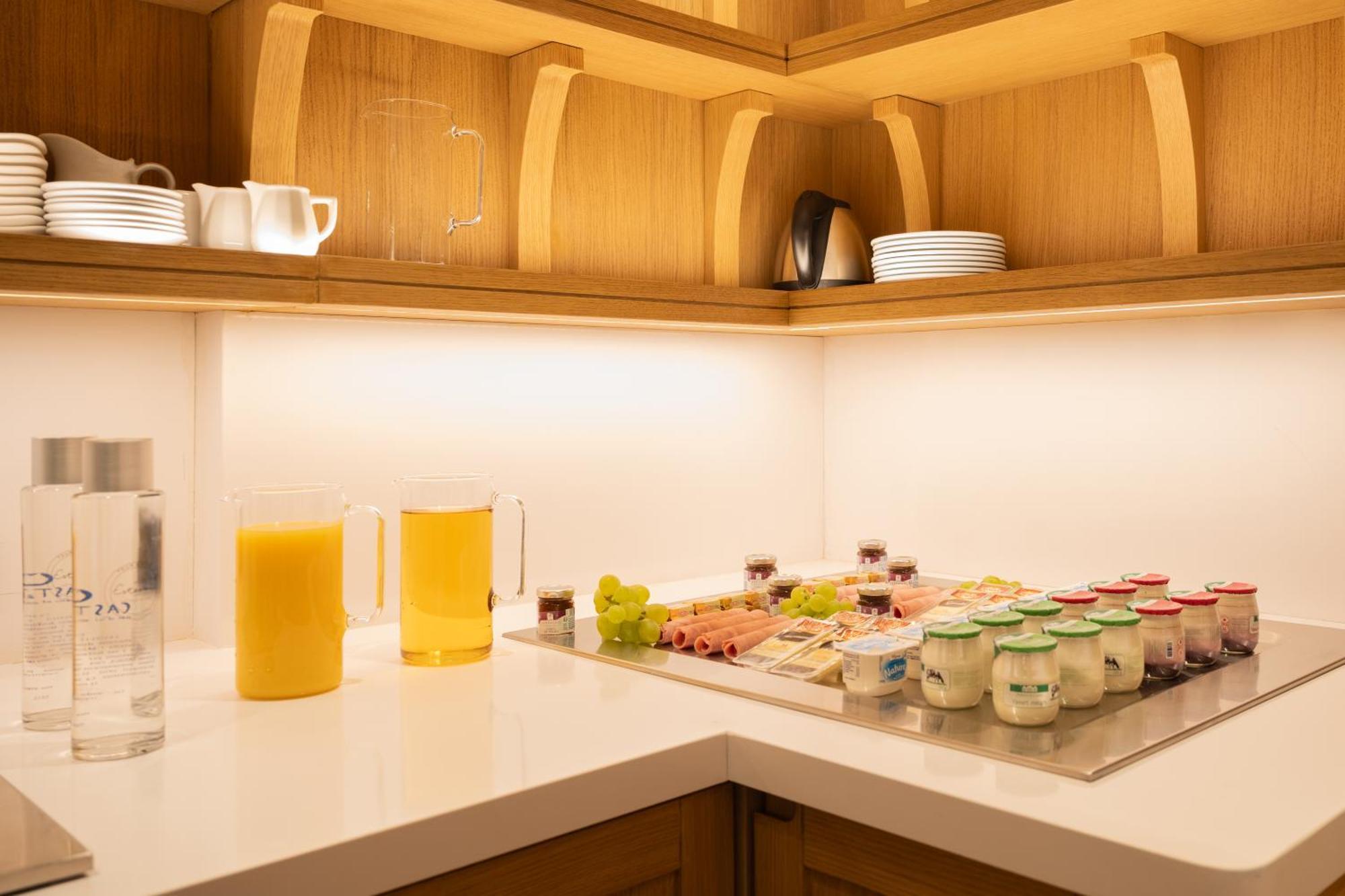 Esteem Tour Eiffel Hotel 4*