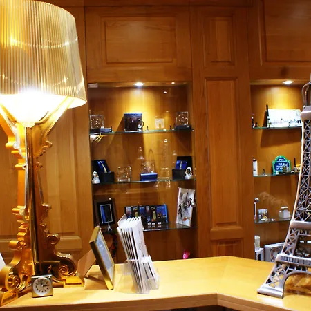 Esteem Tour Eiffel Hotel Parigi